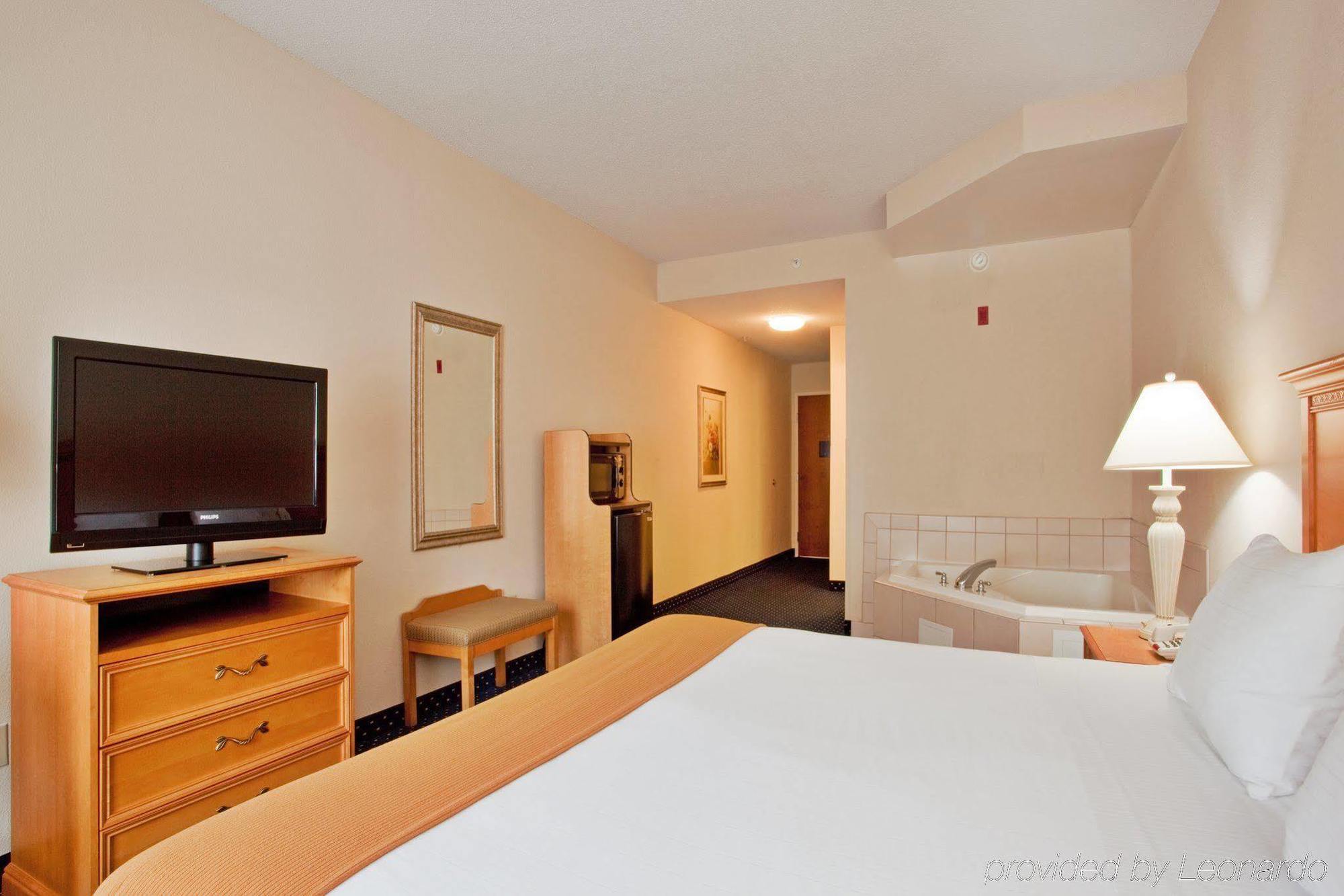 Holiday Inn Express Ashland By Ihg Room photo